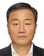 이진욱